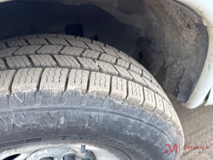 2019-gmc-cargo-van-image-5