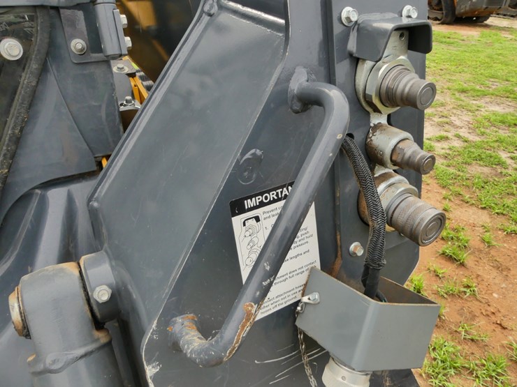 2024-deere-325g-image-12