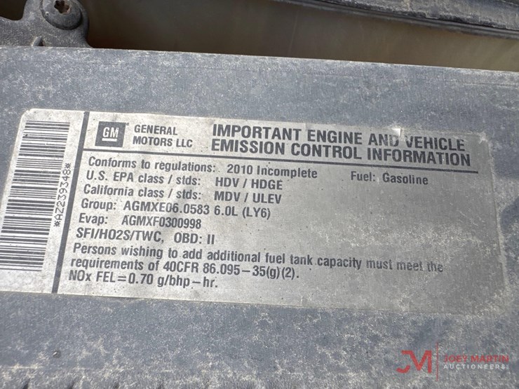 2010-chevrolet-silverado-2500-image-25