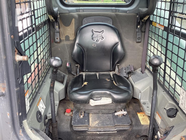 2015-bobcat-s650-image-12