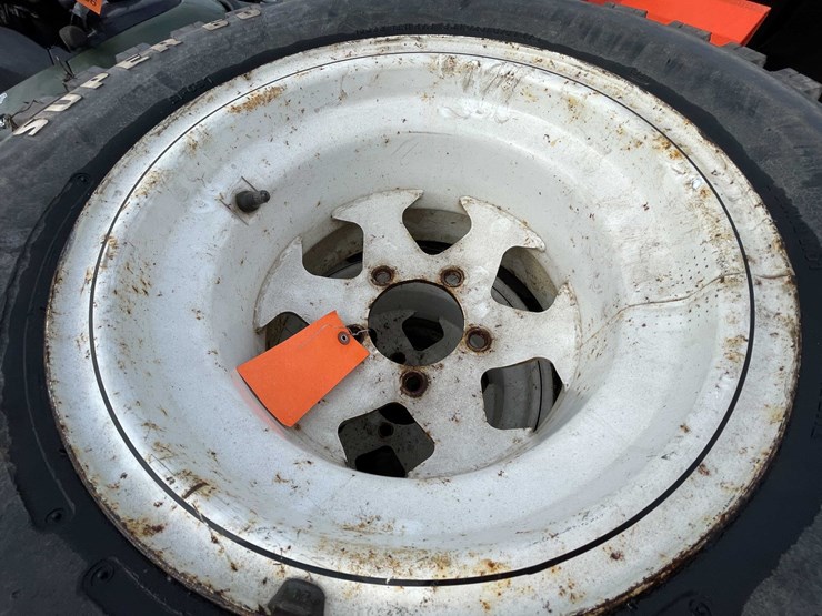 #2549-•-tires-(o3)-image-5