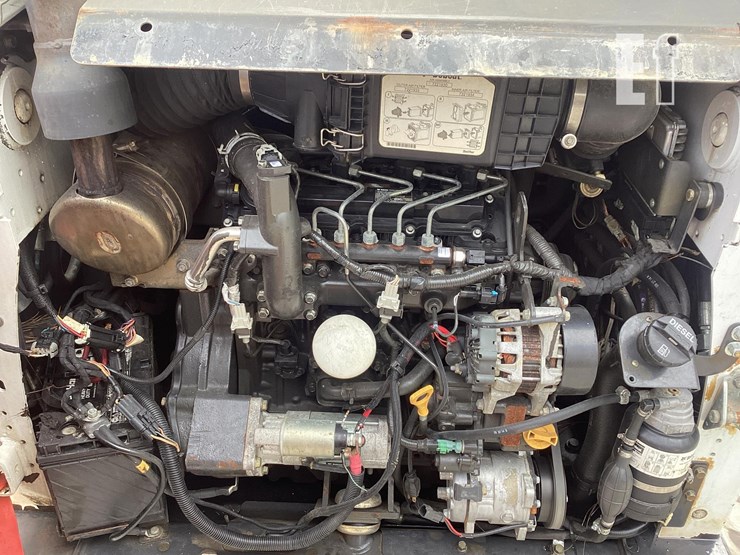 2015-bobcat-s650-image-11