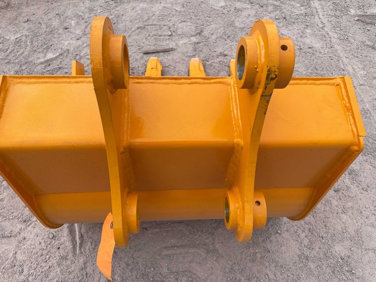 2026-caterpillar-305-image-9