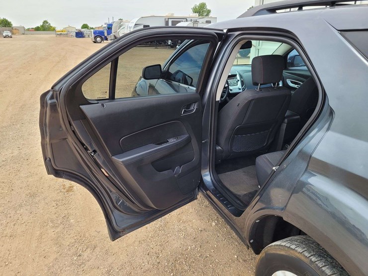 2011-chevrolet-equinox-lt-image-9