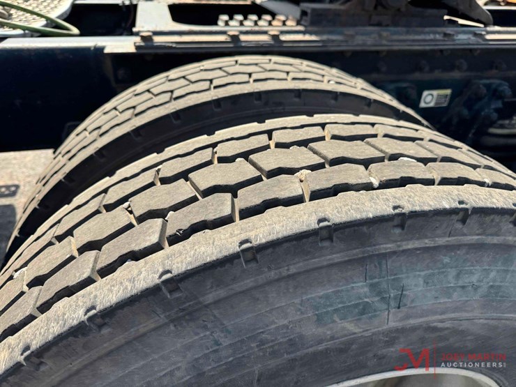 2002-kenworth-w900-image-26