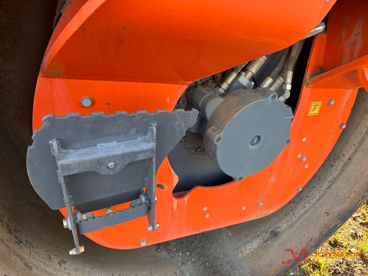 2019-hamm-hd+120i-double-drum-roller-image-10
