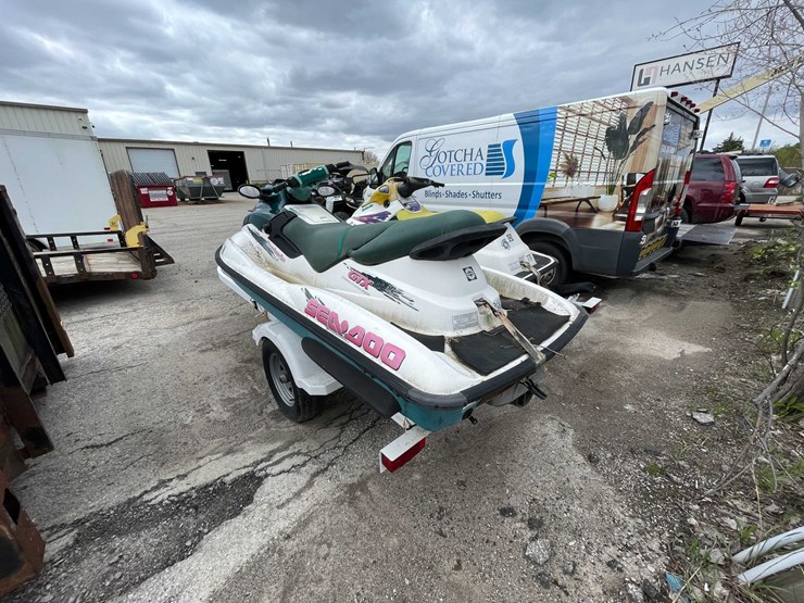 #1492-•-(2)-sea-doos-with-trailer-(both-have-registration-card)-(of)-image-4