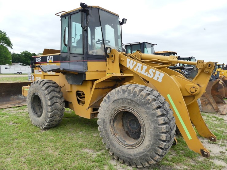 caterpillar-938f-image-2