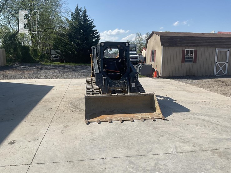 2023-deere-317g-image-7