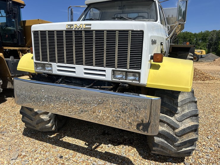 chevy-top-kick-spreader-truck-image-3