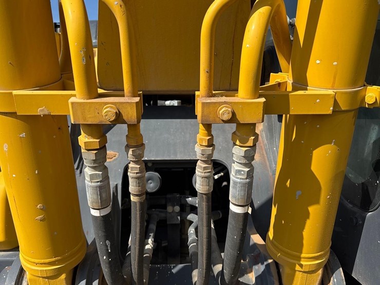 2024-kobelco-sk210-lc-11-image-16