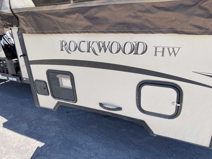 #171-•-2015-rockwood-hw-camper-(has-tx-title)-image-17
