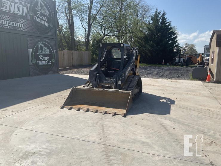 2023-deere-317g-image-8