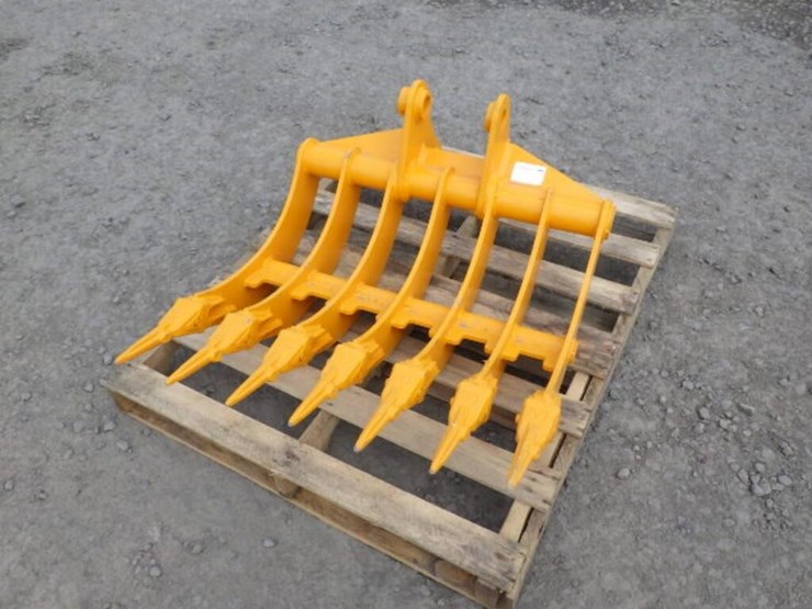 caterpillar-305-image-1