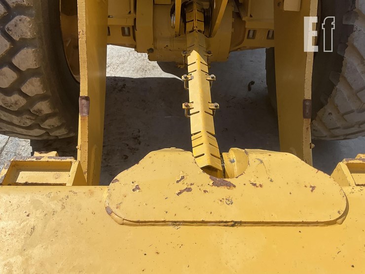 2017-caterpillar-926m-image-10