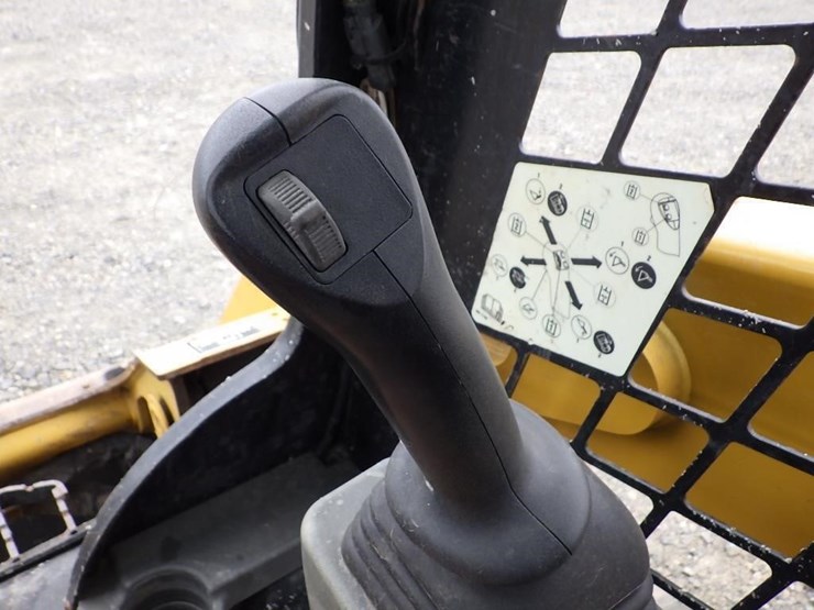 2021-caterpillar-259d3-image-30