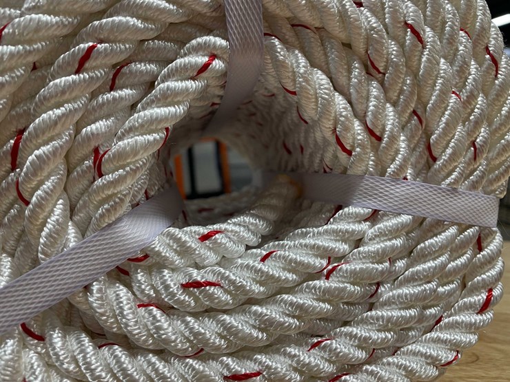 #2559-•-new-1/2"-thick,-150'-of-braided-rope-(cw)-image-5