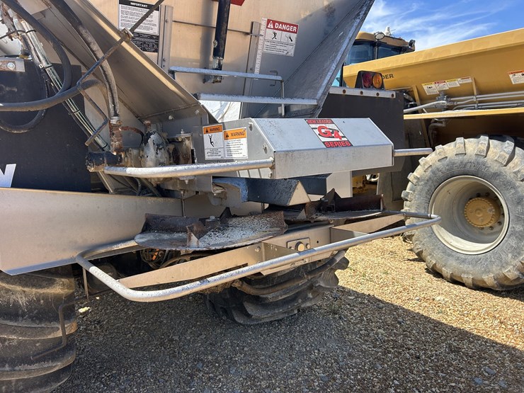 chevy-top-kick-spreader-truck-image-6