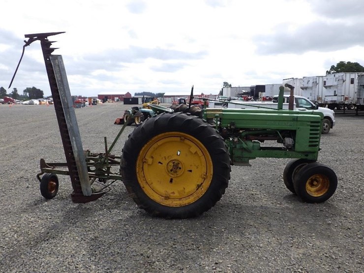 john-deere-b-image-4