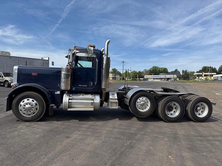 2007-peterbilt-379-image-2