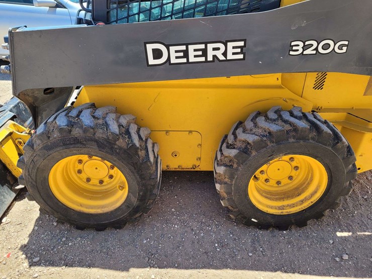 deere-320g-image-10