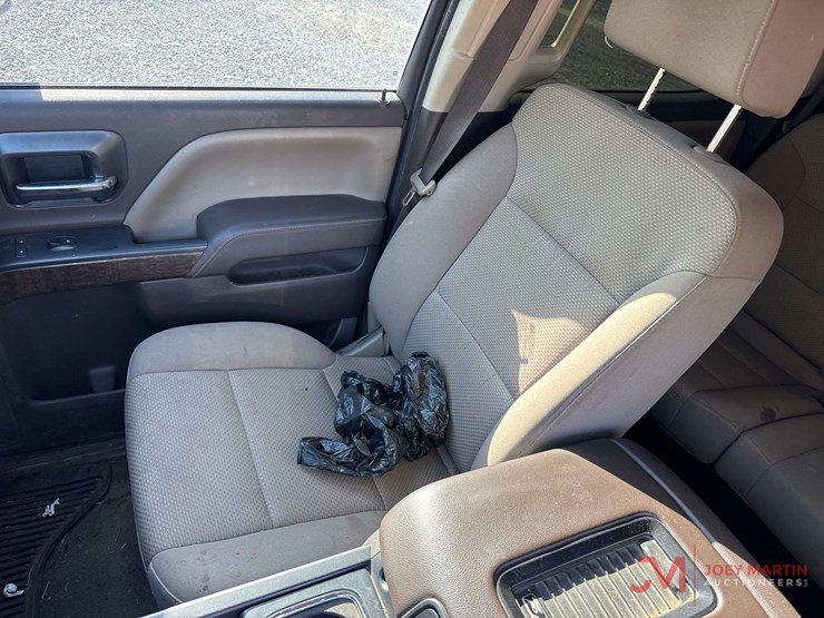 2017-chevrolet-1500-image-29