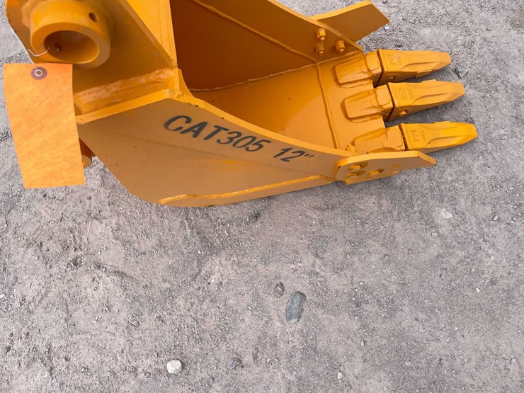 2026-caterpillar-305-image-7