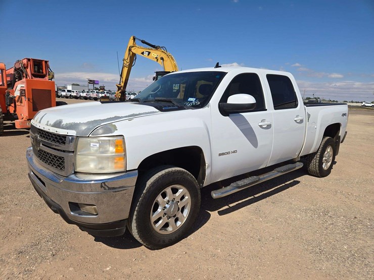 2011-chevrolet-silverado-2500-image-1