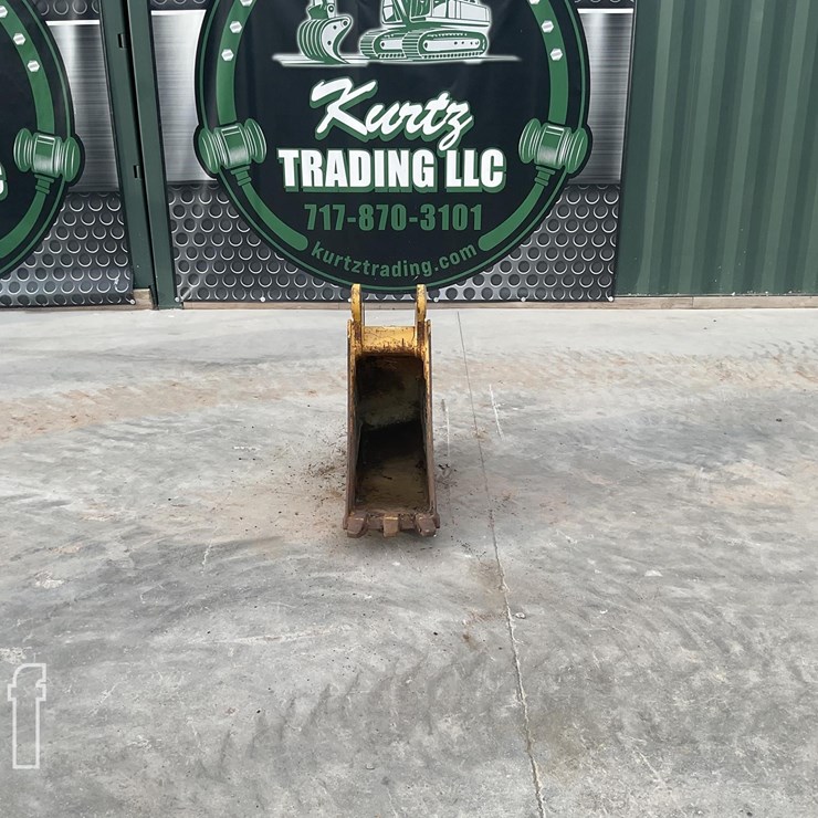 DEERE BUCKET