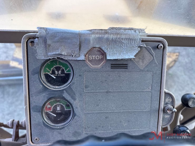 1993-deere-670b-image-39