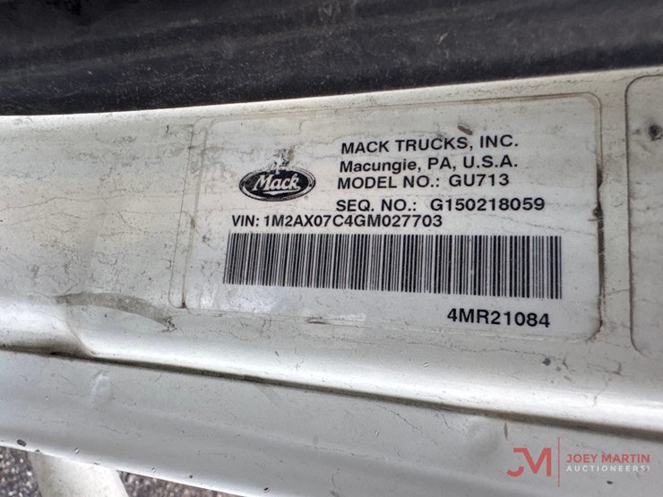 2016-mack-gu713-grantie-tri-axle-dump-truck-image-30