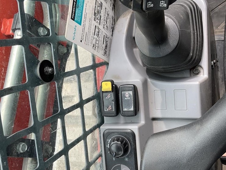 2023-kubota-svl75-3-image-15