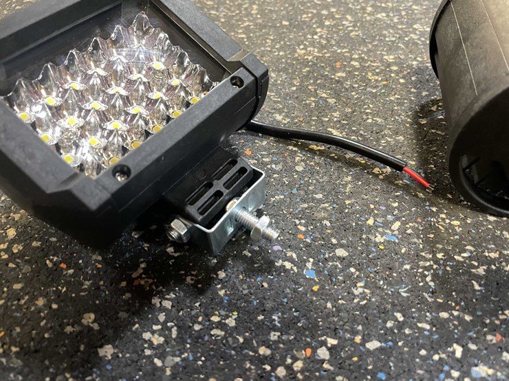 #2519-•-(2)-led-work-lights,-4"-l,-12/24vdc-(pr13)-image-3