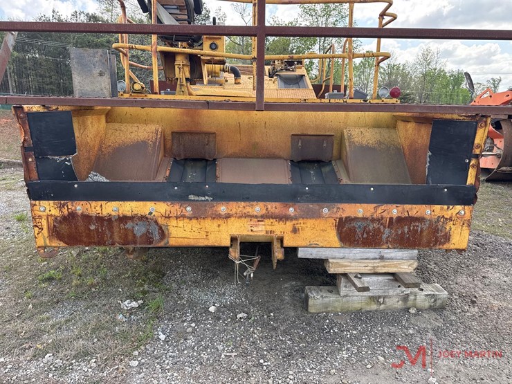 etnyre-chipspreader-image-10