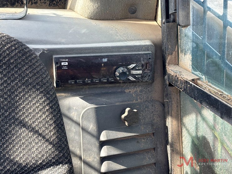 2015-caterpillar-279d-image-17