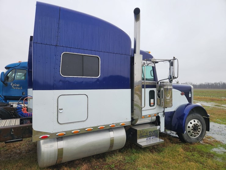 2007-peterbilt-379-image-9