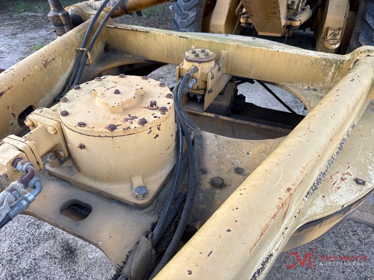 1993-deere-670b-image-11