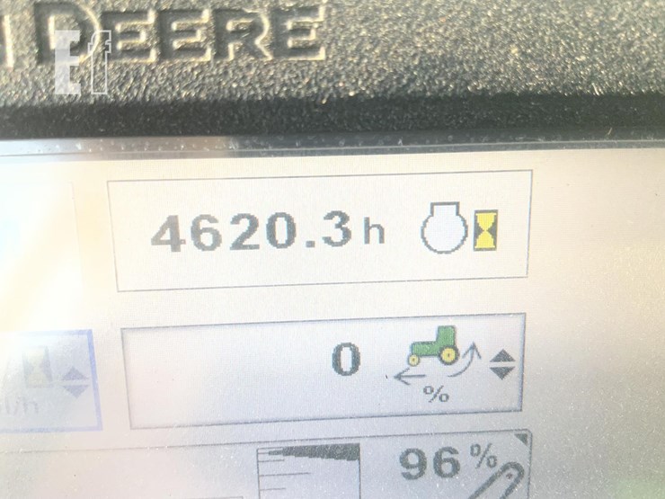 2013-john-deere-8310r-image-16