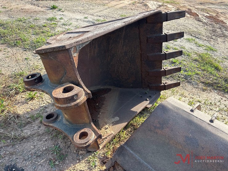 41"-excavator-tooth-bucket,-82mm-pin-hole-image-3
