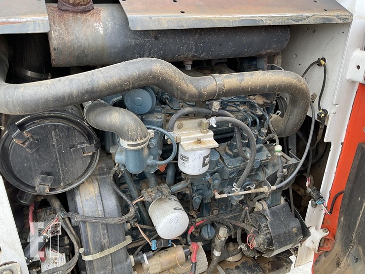 2010-bobcat-t300-image-17