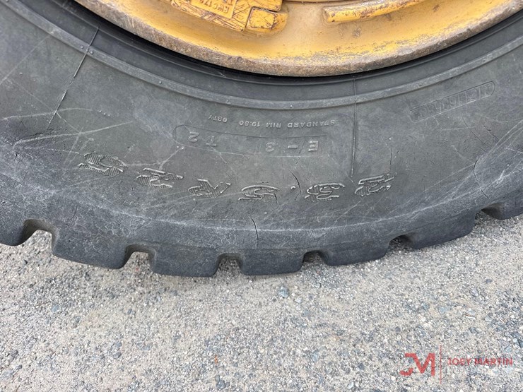 2013-caterpillar-950k-image-13