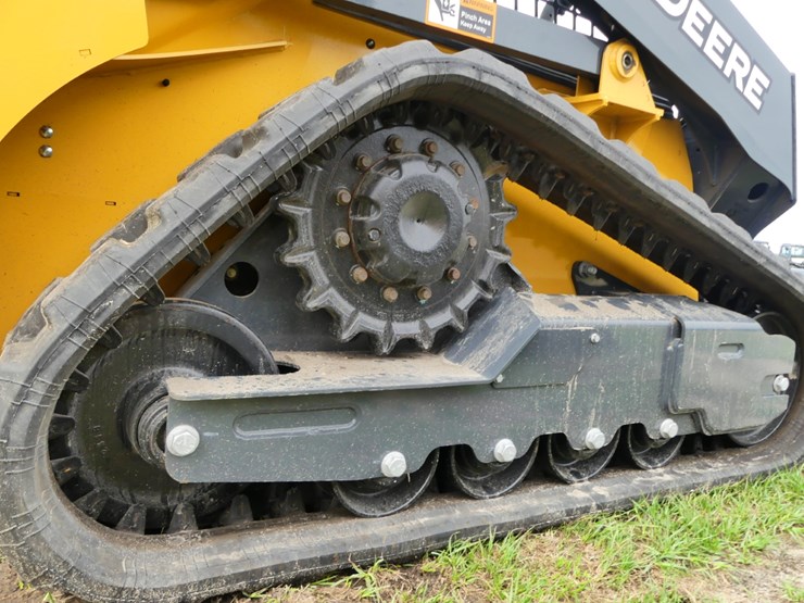2024-deere-317g-image-6