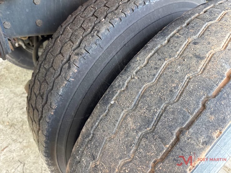 2013-kenworth-t800-image-16