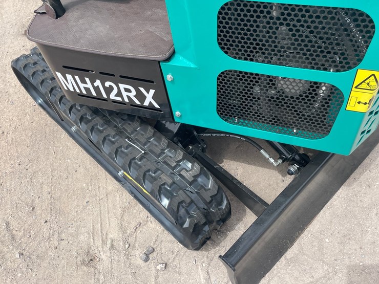 #3005-•-unused-2026-cfg-mini-excavator-image-18