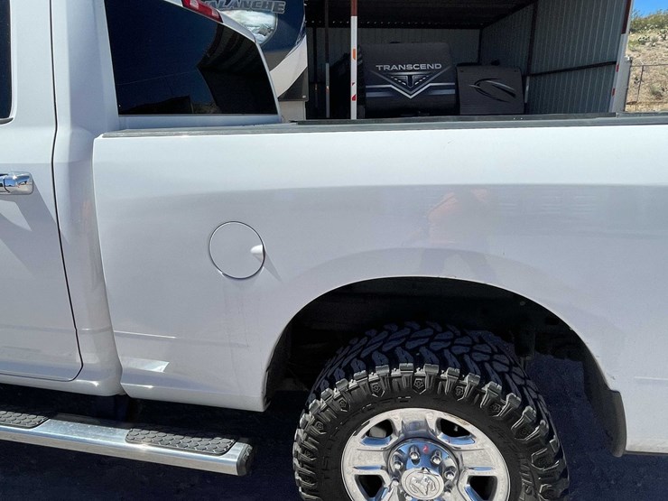 2016-dodge-2500-image-41