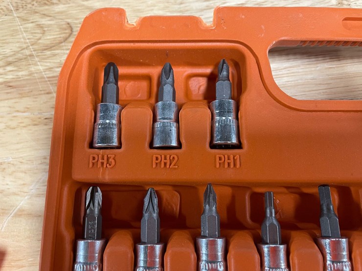 #2571-•-53-piece-socket/bit-set-(cw)-image-2