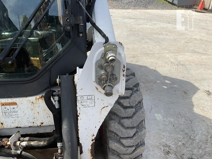 2015-bobcat-s570-image-11