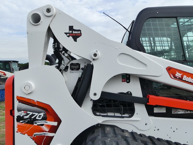 2023-bobcat-t770-image-7