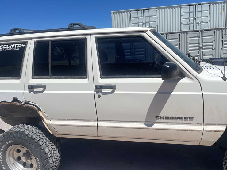 #152-•-2000-jeep-4x4-(has-tx-rebuilt-salvage-title)-image-30
