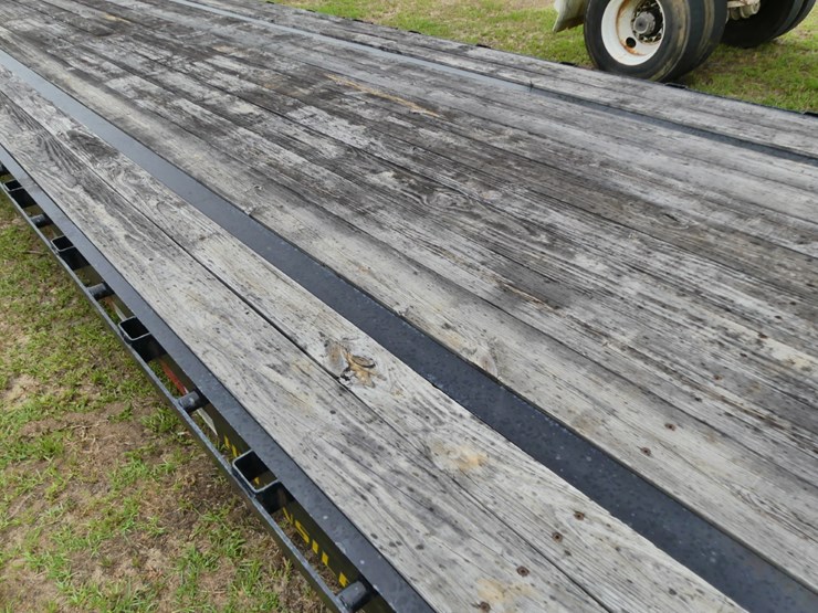 2023-big-tex-16gn-102''x40'-gooseneck-trailer-image-3
